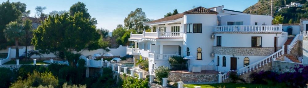 front view of apartments with sea view