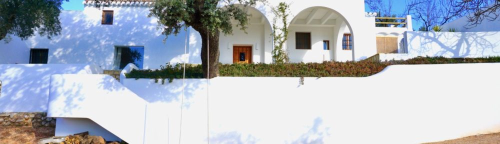 Stylish cortijo surrounded by orchards